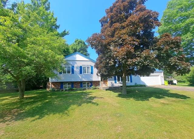 Property at 641 Point Dr, Clare, MI 48617, 3 beds, 1.5 baths