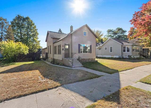 Property at 1609 13th Ave, Menominee, MI 49858, 3 beds, 1 bath