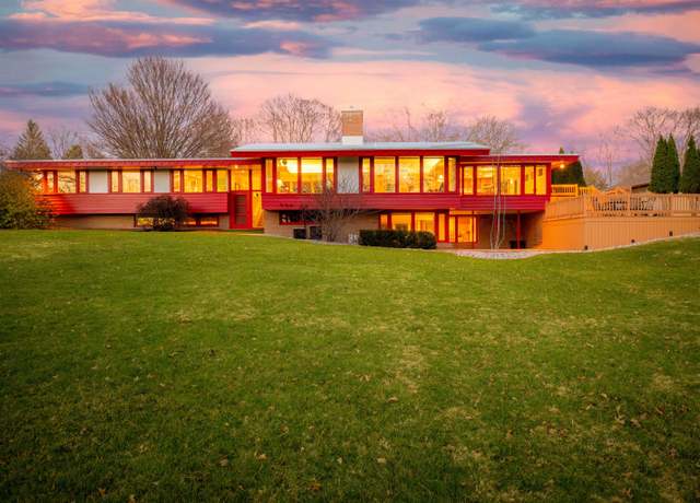 Property at 3711 Applewood Rd, Midland, MI 48640, 4 beds, 3 baths