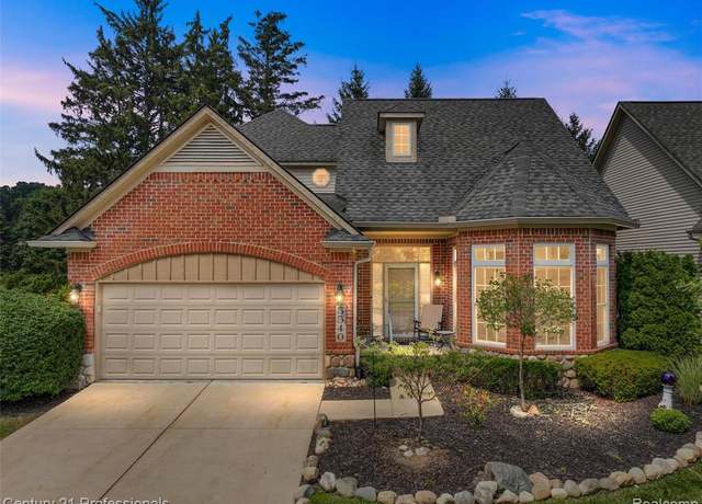 Property at 5540 River Park Dr, Waterford, MI 48327 4703, 3 beds, 3.5 baths