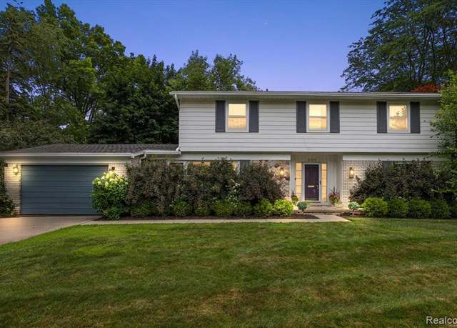 Property at 32010 Inglewood St, Franklin, MI 48025 3956, 4 beds, 2.5 baths
