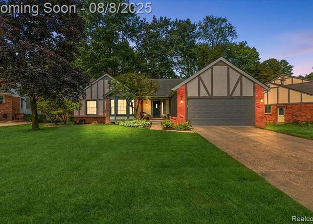 Property at 430 Eckford Dr, Troy, MI 48085 4747, 3 beds, 2.5 baths
