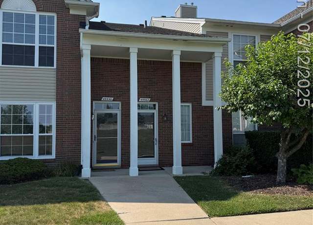 Property at 45562 Warwick Dr, Macomb, MI 48044 4063, 2 beds, 2 baths