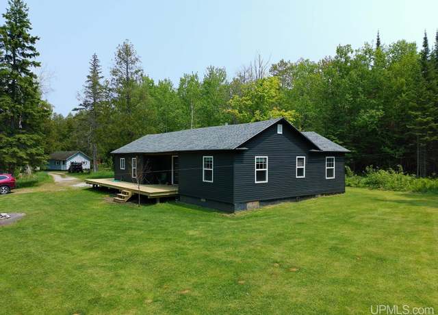 Property at 2731 W Jones Rd, Gulliver, MI 49840, 2 beds, 1 bath