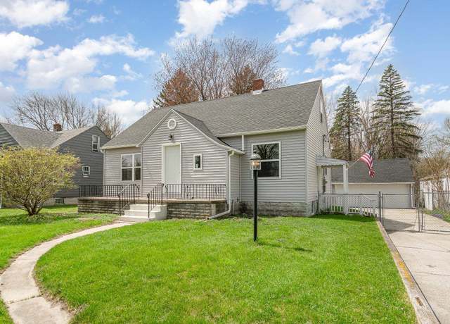 Property at 287 State Park Dr, Bay City, MI 48706, 3 beds, 1 bath