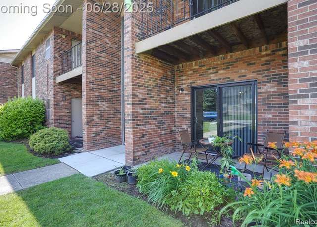 Property at 15127 Seagull Dr, Sterling Heights, MI 48313 2387, 2 beds, 1.5 baths