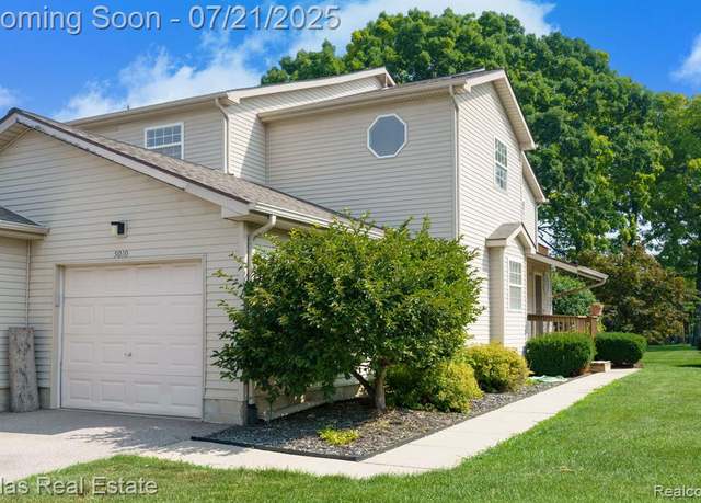 Property at 5010 HARBOR OAK Dr, Waterford, MI 48329 1724, 2 beds, 2.5 baths