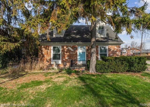 Property at 33041 JEFFERSON Ave, Saint Clair Shores, MI 48082 1103, 3 beds, 1.5 baths