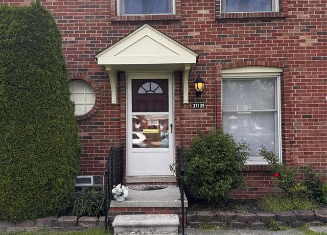 Property at 37109 Charter Oaks Blvd #42, Clinton Township, MI 48036, 2 beds, 1.5 baths
