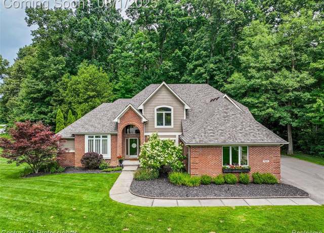 Property at 9884 Forest Ridge Dr, Clarkston, MI 48348 4162, 4 beds, 3.5 baths