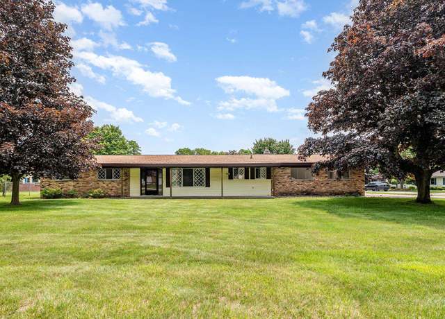 Property at 8880 Highland Dr, Freeland, MI 48623, 4 beds, 1.5 baths