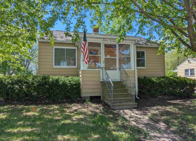 Property at 402 E Fisher St, Bay City, MI 48706, 2 beds, 1 bath