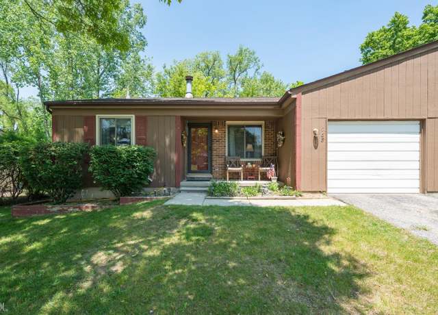 Property at 758 Woods Ct, Walled Lake, MI 48390, 2 beds, 2 baths