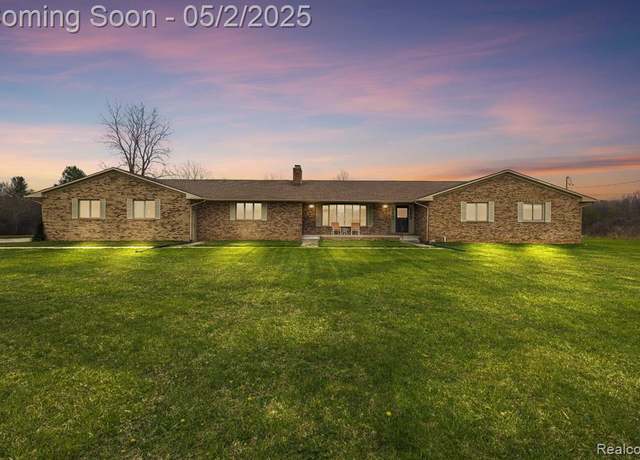 Property at 5412 N JENNINGS Rd, Flint, MI 48504 1112, 4 beds, 2.5 baths