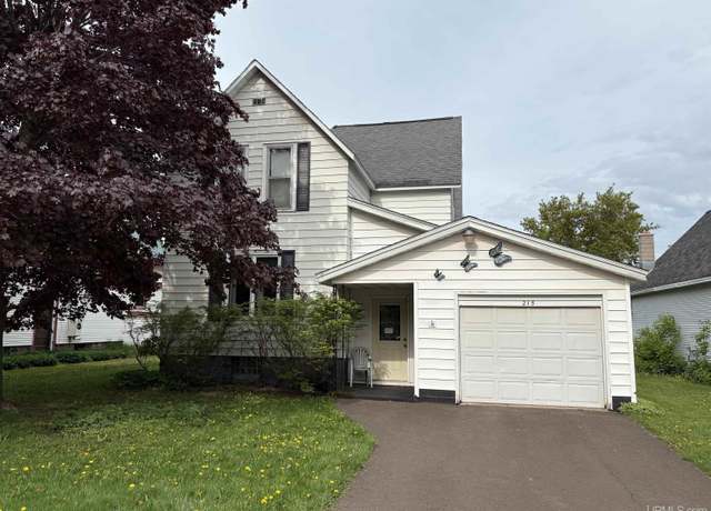 Property at 215 Day St, Ironwood, MI 49938, 3 beds, 1.5 baths