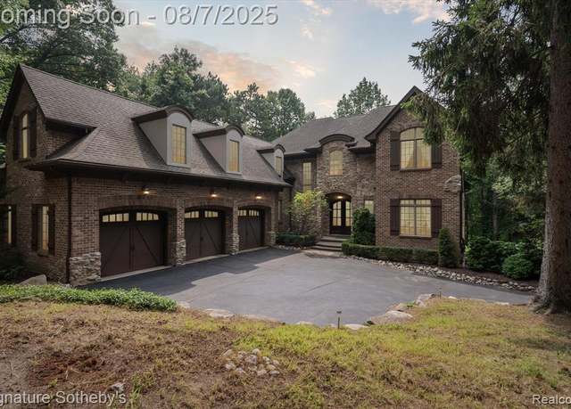 Property at 6184 Kingsley Ct, Brighton, MI 48116 8067, 5 beds, 4.5 baths