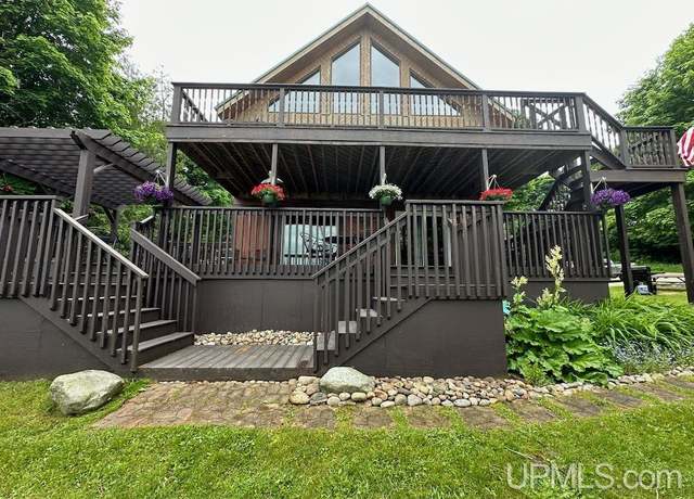 Property at 14218 N Woodruff St, Grand Marais, MI 49839, 4 beds, 4.5 baths