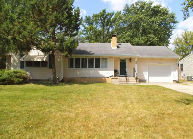 Property at 911 S Powell Rd, Essexville, MI 48732, 3 beds, 1.5 baths