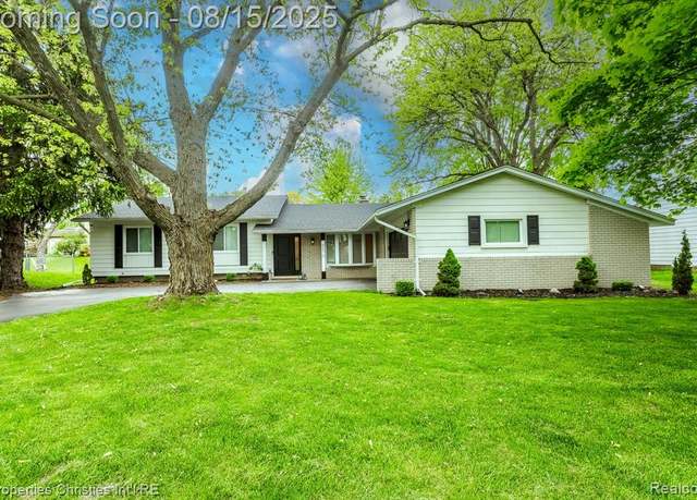 Property at 5570 Tadworth Pl, West Bloomfield, MI 48322 4015, 3 beds, 2.5 baths