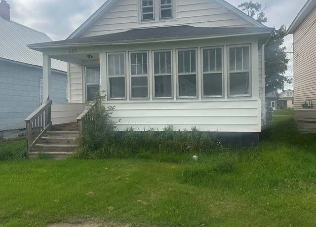 Property at 225 Lennox Pl, Caspian, MI 49915, 4 beds, 1 bath