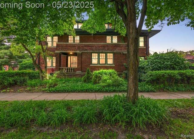 Property at 800 Edison St, Detroit, MI 48202 1537, 6 beds, 2.5 baths