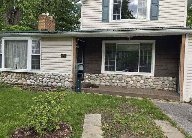 Property at 124 N Madison St, Adrian, MI 49221, 3 beds, 1.5 baths