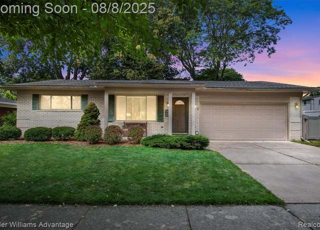Property at 15737 Golfview St, Livonia, MI 48154 2310, 2 beds, 2 baths