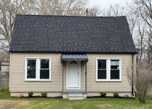 Property at 22437 13 Mile St, Saint Clair Shores, MI 48082, 3 beds, 1 bath