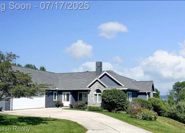 Property at 9690 E Walkabout Ln, Traverse City, MI 49684 6847, 4 beds, 4 baths