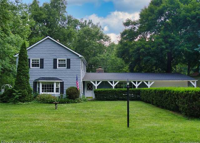 Property at 3178 Winterberry Dr, West Bloomfield, MI 48324 2461, 3 beds, 1.5 baths