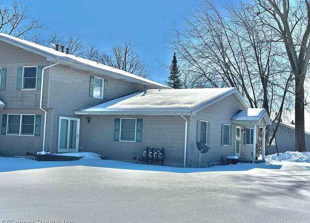 Property at 207 16th St, Marysville, MI 48040 1783, 2 beds, 1.5 baths