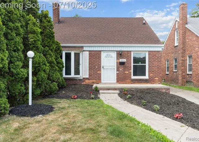 Property at 19777 Santa Rosa Dr, Detroit, MI 48221 1737, 3 beds, 2.5 baths