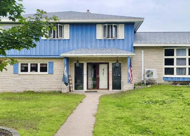 Property at 1312 W C St, Iron Mountain, MI 49801, 4 beds, 2.5 baths