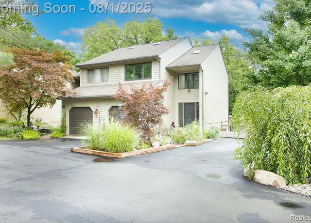 Property at 1880 W Liberty St, Ann Arbor, MI 48103 4148, 2 beds, 2.5 baths