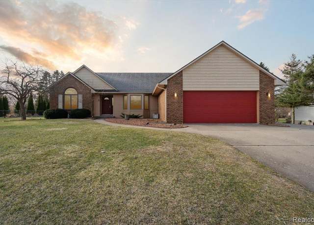 Property at 9400 ENGLISHMAN Dr, Fenton, MI 48430 8742, 3 beds, 2 baths