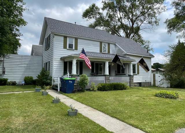 Property at 1400 Fremont Ave, Bay City, MI 48708, 3 beds, 2.5 baths