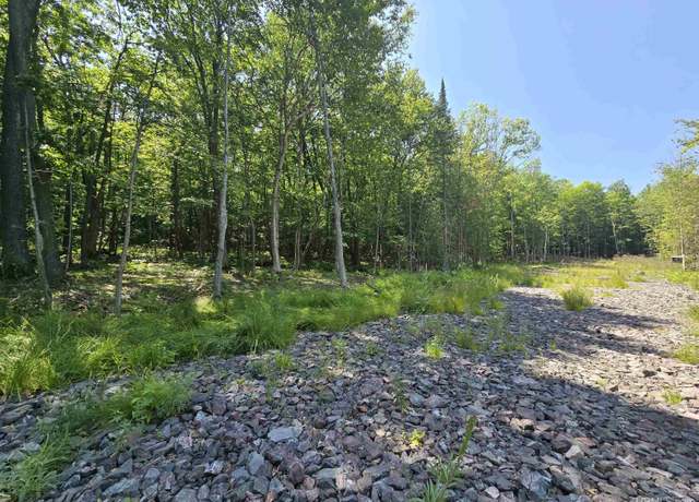 Property at 1905 Poplar Dr, Houghton, MI 49931