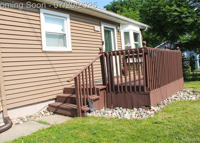 Property at 1030 Meida St, Flint, MI 48532 5046, 3 beds, 1 bath