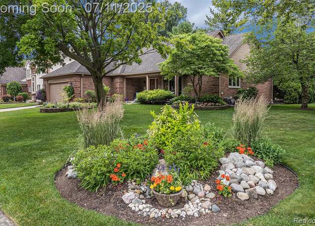 Property at 5131 Standish Dr, Troy, MI 48085 4032, 3 beds, 2 baths