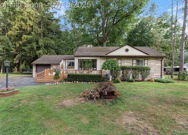 Property at 15844 Millar Rd, Shelby Twp, MI 48036 1621, 2 beds, 1 bath