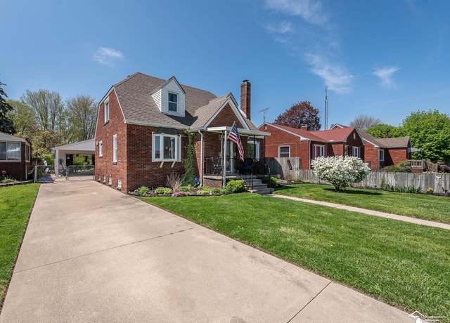 Property at 814 E Front St, Monroe, MI 48161, 3 beds, 2.5 baths