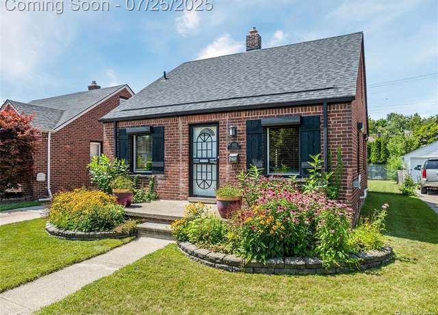 Property at 3821 Cadieux Rd, Detroit, MI 48224 2352, 3 beds, 1 bath