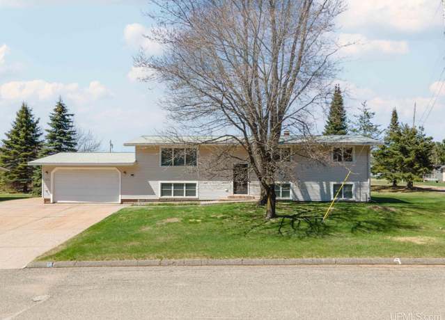 Property at 965 Wabash St, Ishpeming, MI 49849, 5 beds, 2 baths