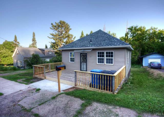 Property at 455 E Oak St, Ironwood, MI 49938, 2 beds, 1 bath
