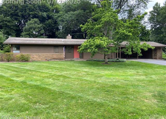 Property at 5660 Crabtree Rd, Bloomfield Hills, MI 48301 1207, 3 beds, 1.5 baths