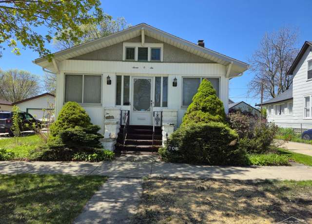 Property at 706 S Erie St, Bay City, MI 48706, 3 beds, 1 bath