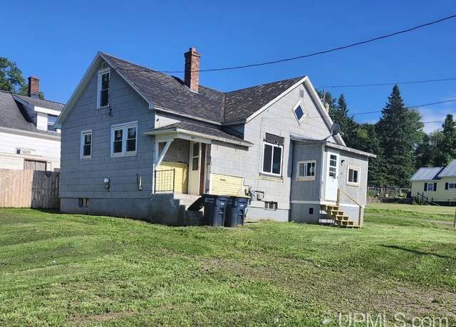 Property at 409 S Hematite St, Bessemer, MI 49911, 2 beds, 1 bath