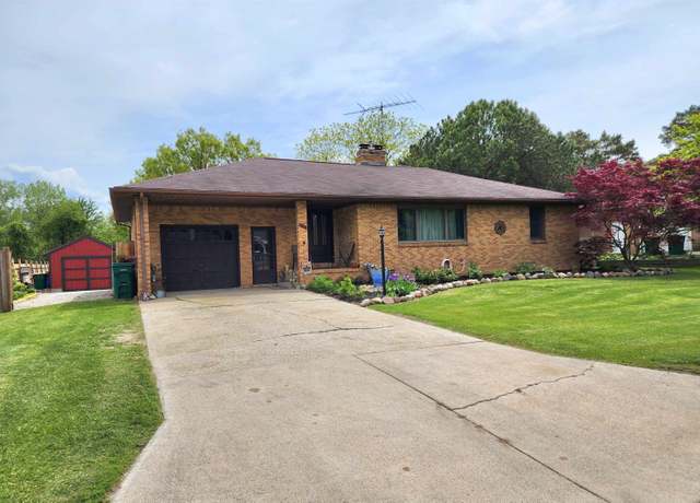 Property at 712 Frost Dr, Bay City, MI 48706, 3 beds, 2 baths