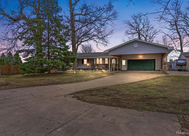 Property at 11540 E Silver Lake Rd, Byron, MI 48418 9121, 3 beds, 2 baths