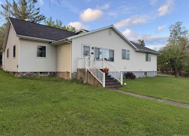 Property at 500 Fairbanks St, Iron Mountain, MI 49801, 3 beds, 2 baths